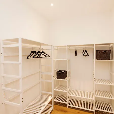 Zentrale Neu Renoviert
