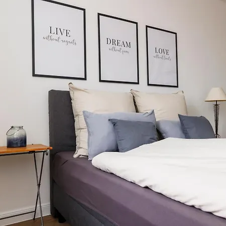 Zentrale Neu Renoviert 아파트