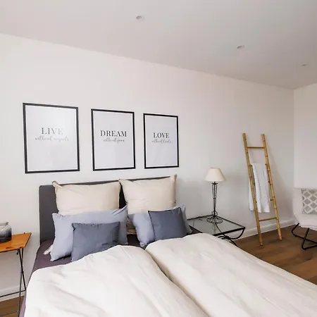 Daire Zentrale Neu Renoviert